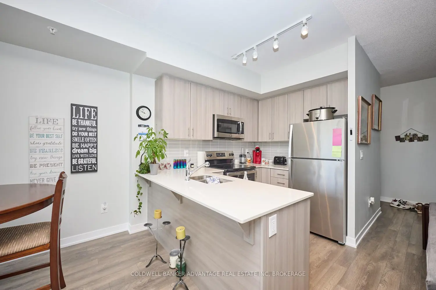 Additional image 6 of 550 North Service Road 610