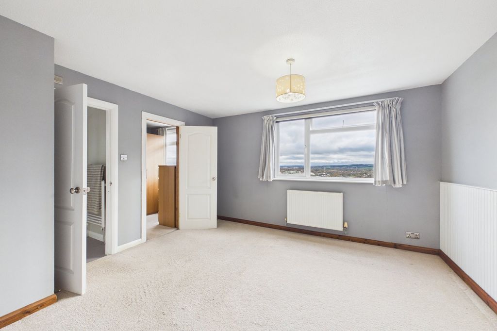 Additional image 6 of 4 bed semi-detached house to rentRippleside, Portishead, Bristol BS20
