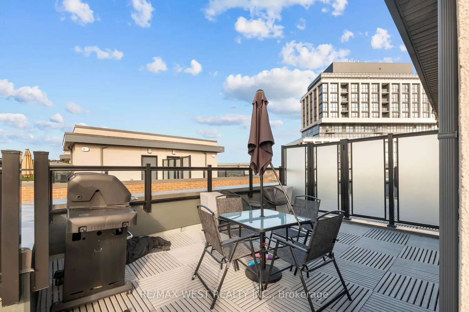 Additional image 16 of 1062 Douglas Mccurdy Common