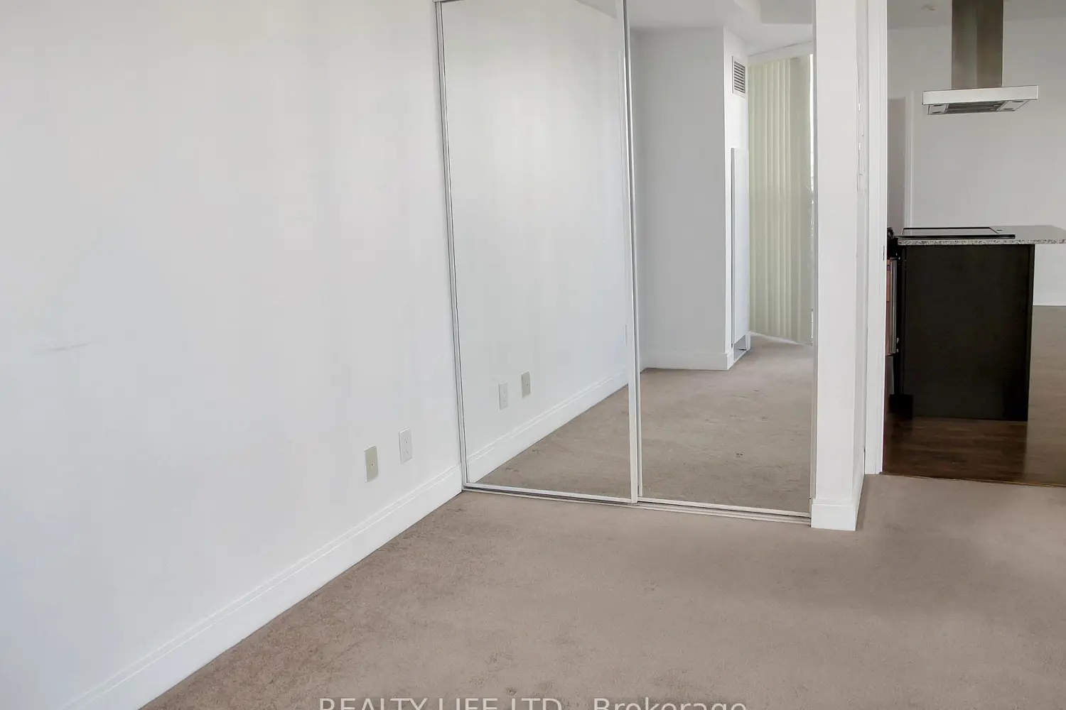 Additional image 12 of 60 Absolute Avenue 1401