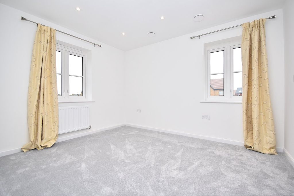 Additional image 10 of 3 bed detached house to rentSandpit Close, Collingtree, Northampton NN4