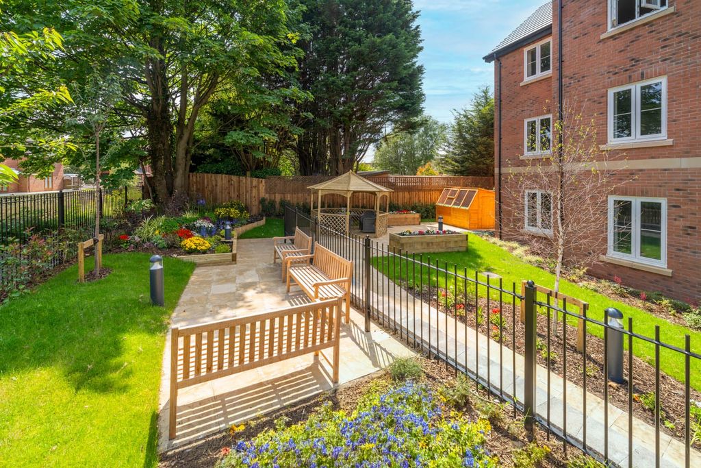 2 bed flat to rentMaghull L31 photo 5