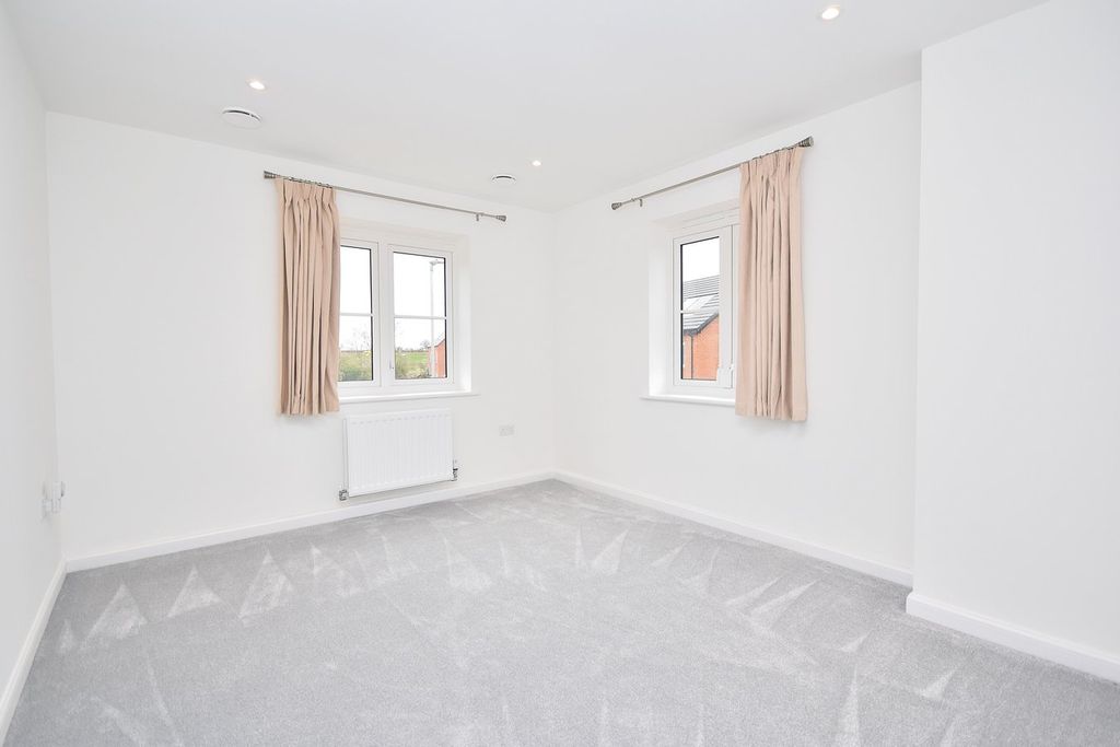 Additional image 14 of 3 bed detached house to rentSandpit Close, Collingtree, Northampton NN4