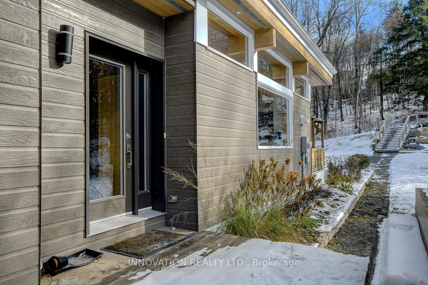 1792 Bearhill Road photo 2