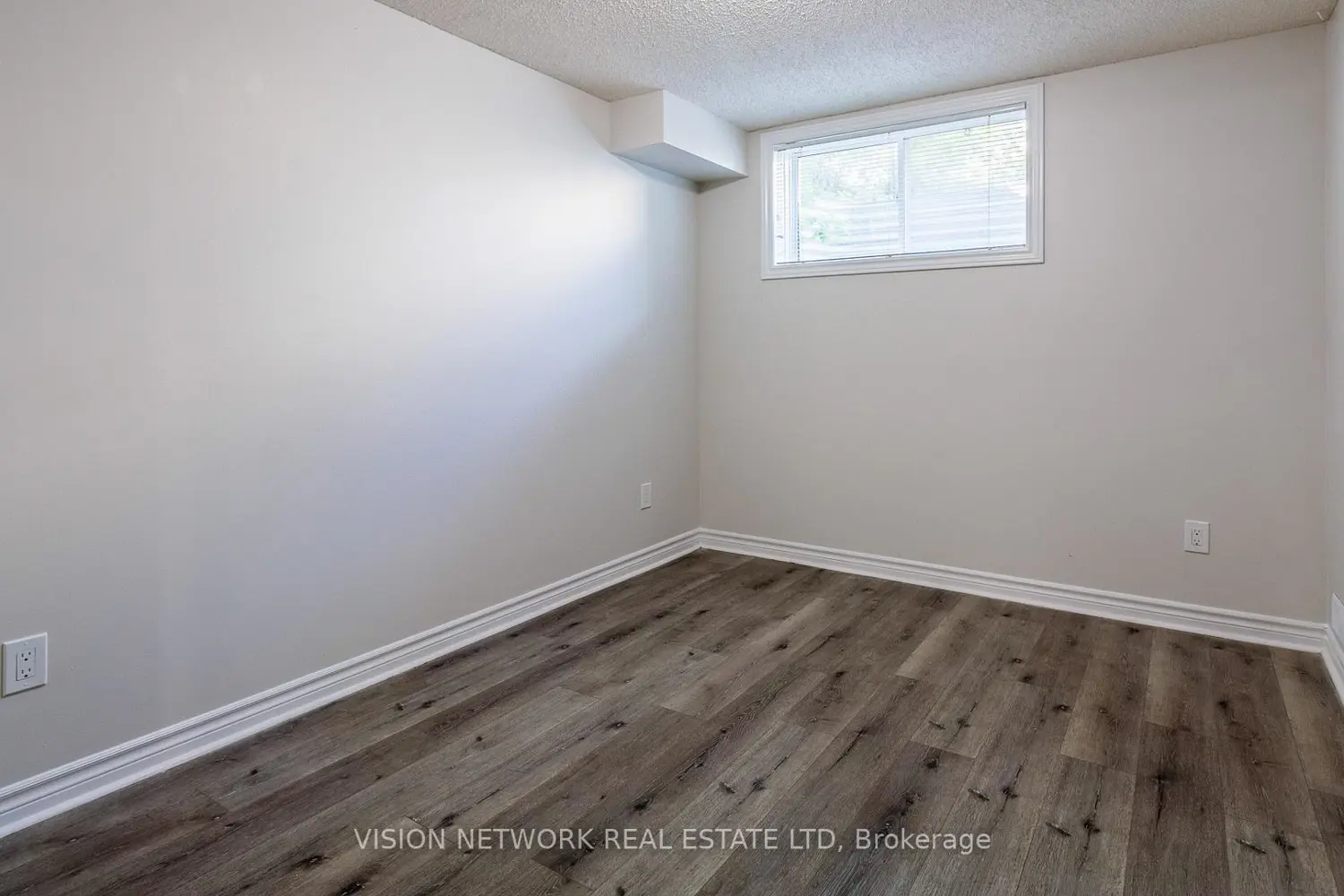 Additional image 15 of 600 Sarnia Road 43