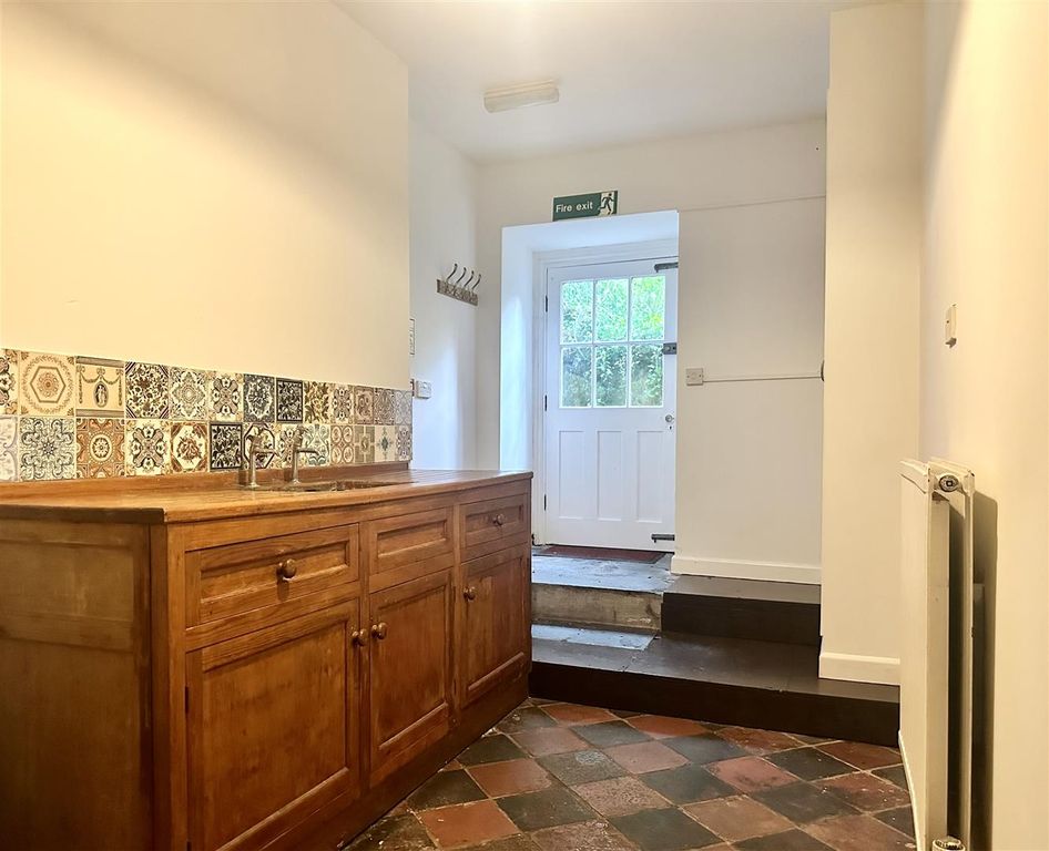 Additional image 6 of 2 bed flat to rentEast Back, Pembroke SA71