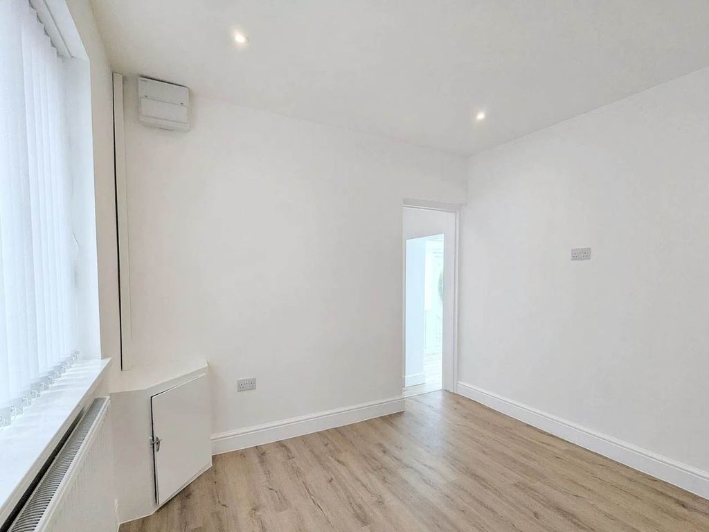 Additional image 3 of 3 bed bungalow to rentManor Way, Neath SA11