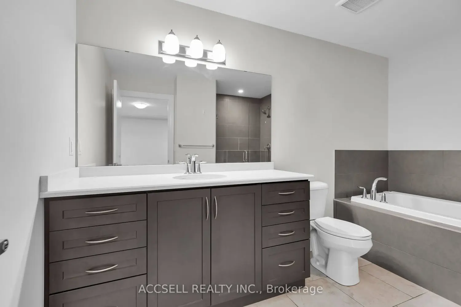 Additional image 13 of 260 Villagewalk Boulevard 902