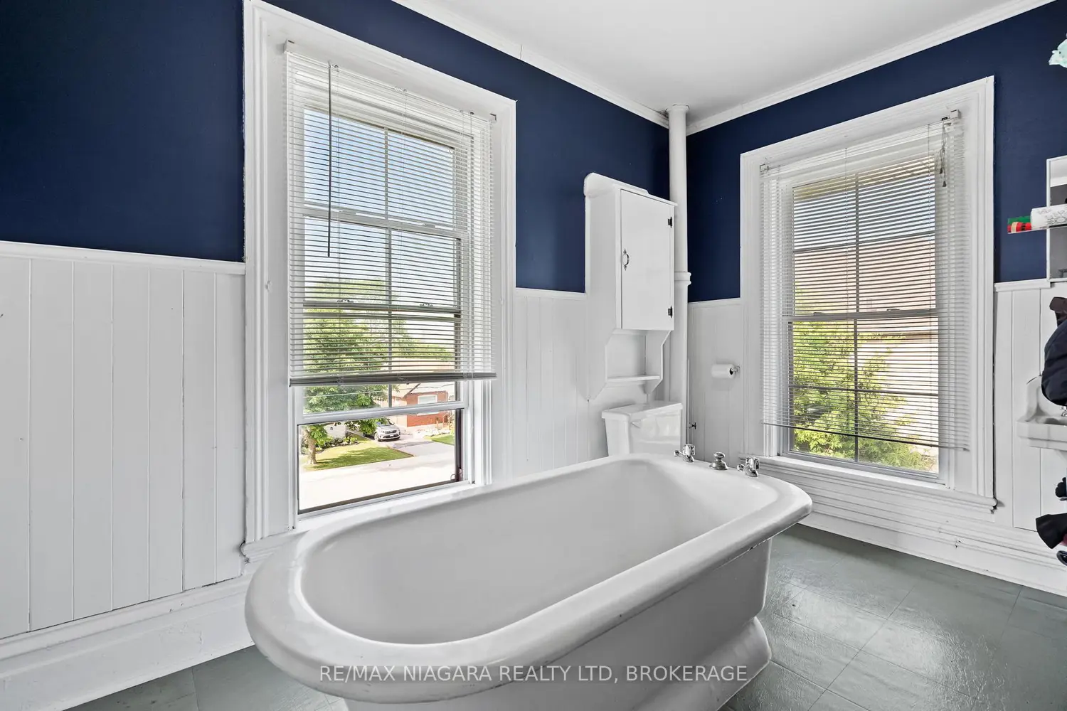 Additional image 8 of 5368 Menzie Street