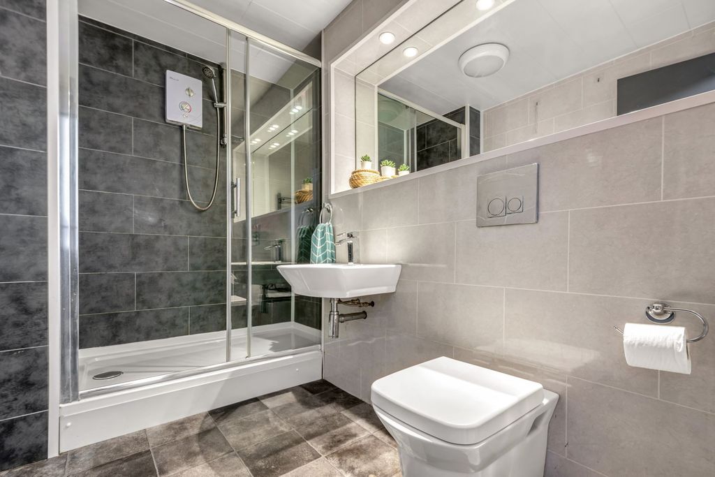 Additional image 4 of 7 bed shared accommodation to rentThe Village Street, Leeds LS4