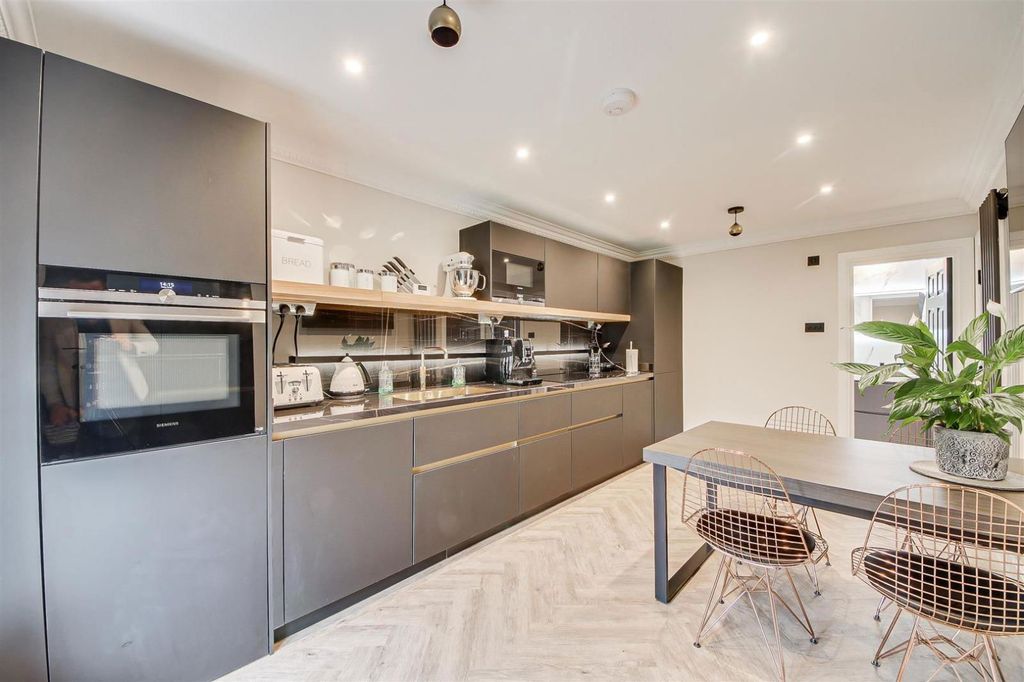 Additional image 12 of 3 bed town house to rentMarine Gate Mansions, Promenade, Southport PR9