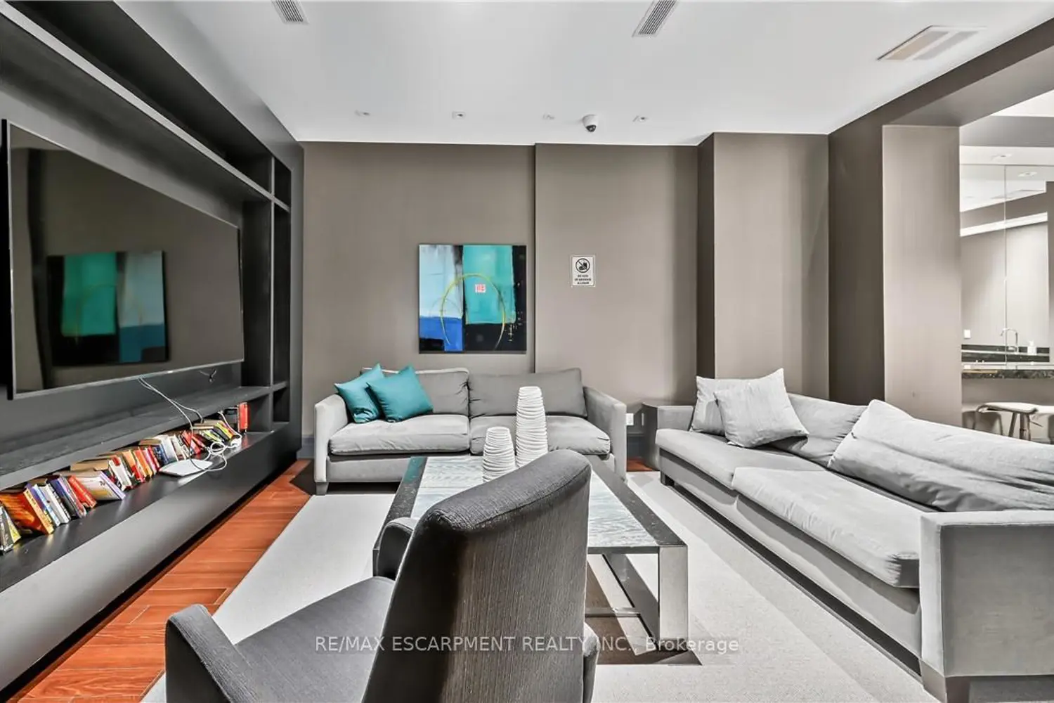 Additional image 18 of 65 Speers Road Ph03