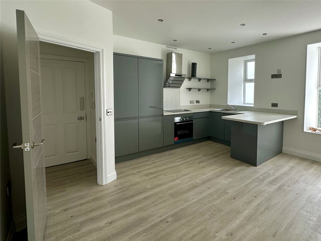 Additional image 6 of 2 bed flat to rentFlat 8, Islay Court, Victoria Street, Tenby SA70