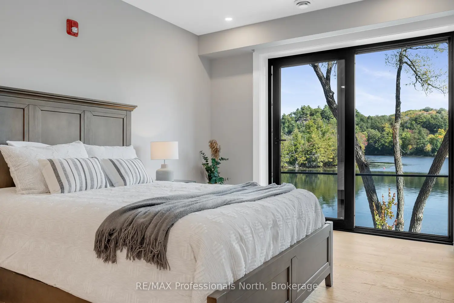 Additional image 8 of 32 Brunel Road 105