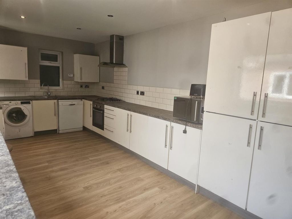 6 bed shared accommodation to rentDerby Grove, Nottingham NG7 photo 3
