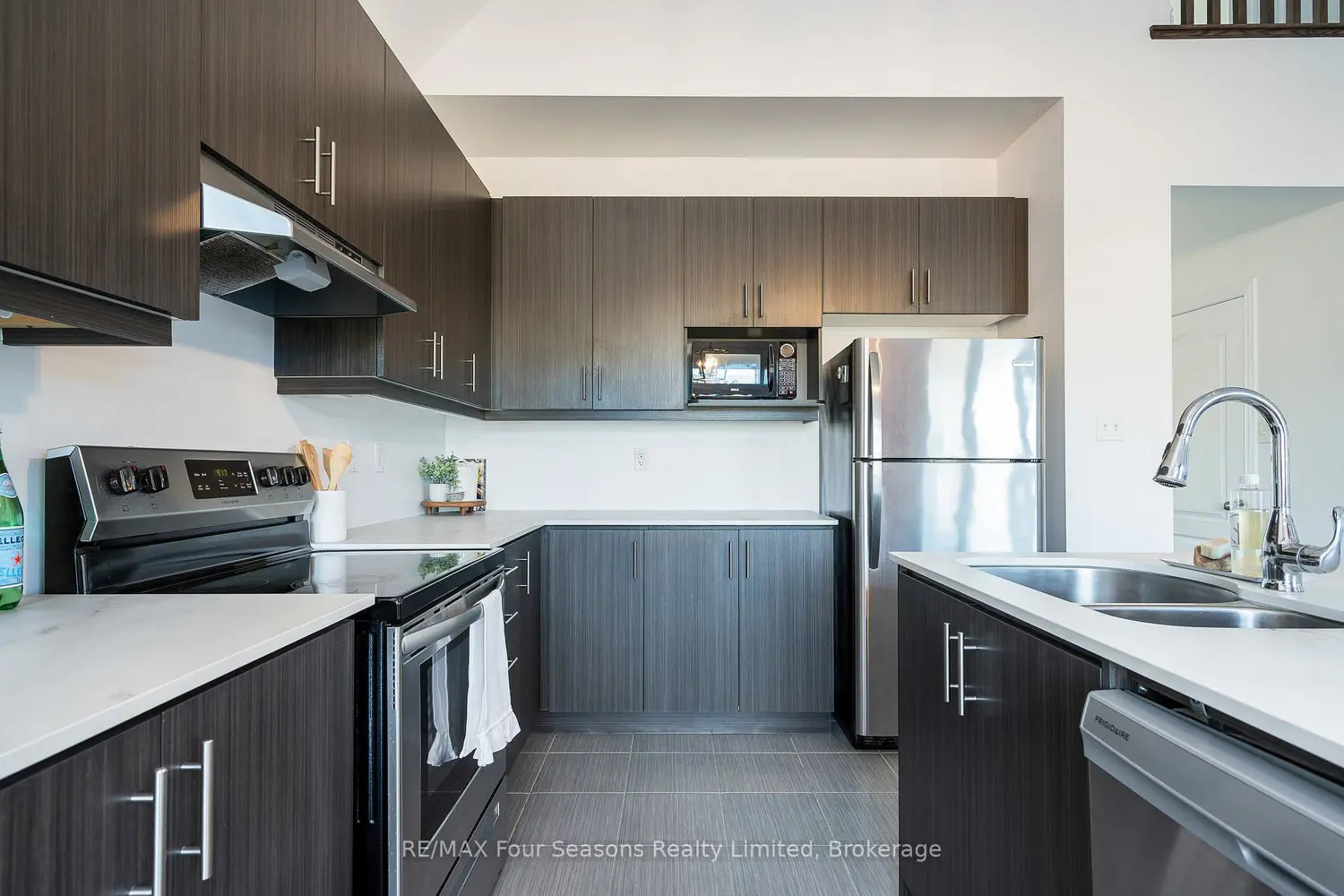 Additional image 4 of 32 Dey Drive