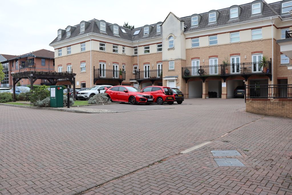 Additional image 11 of 1 bed flat to rentProspect Place, Hipley Street, Woking GU21