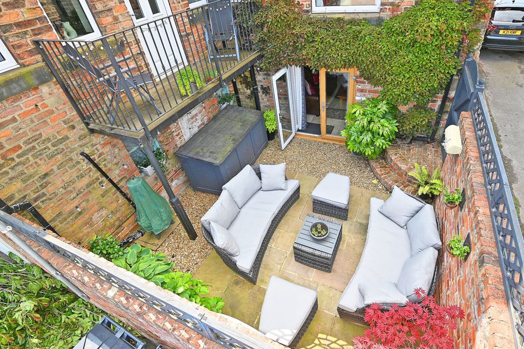 Additional image 18 of 5 bed property to rentWest End Avenue, Harrogate HG2