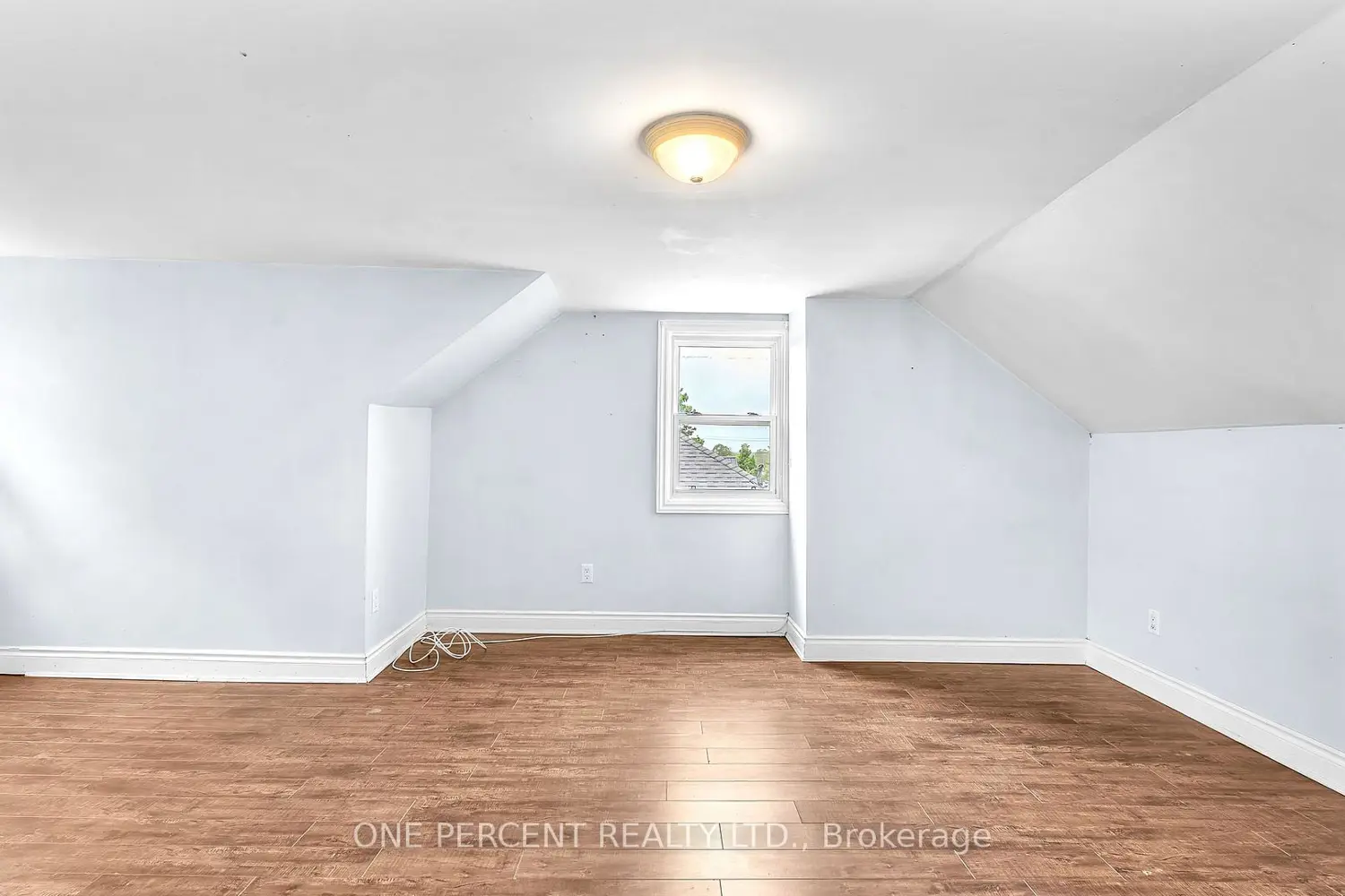 Additional image 15 of 1185 Albany Street