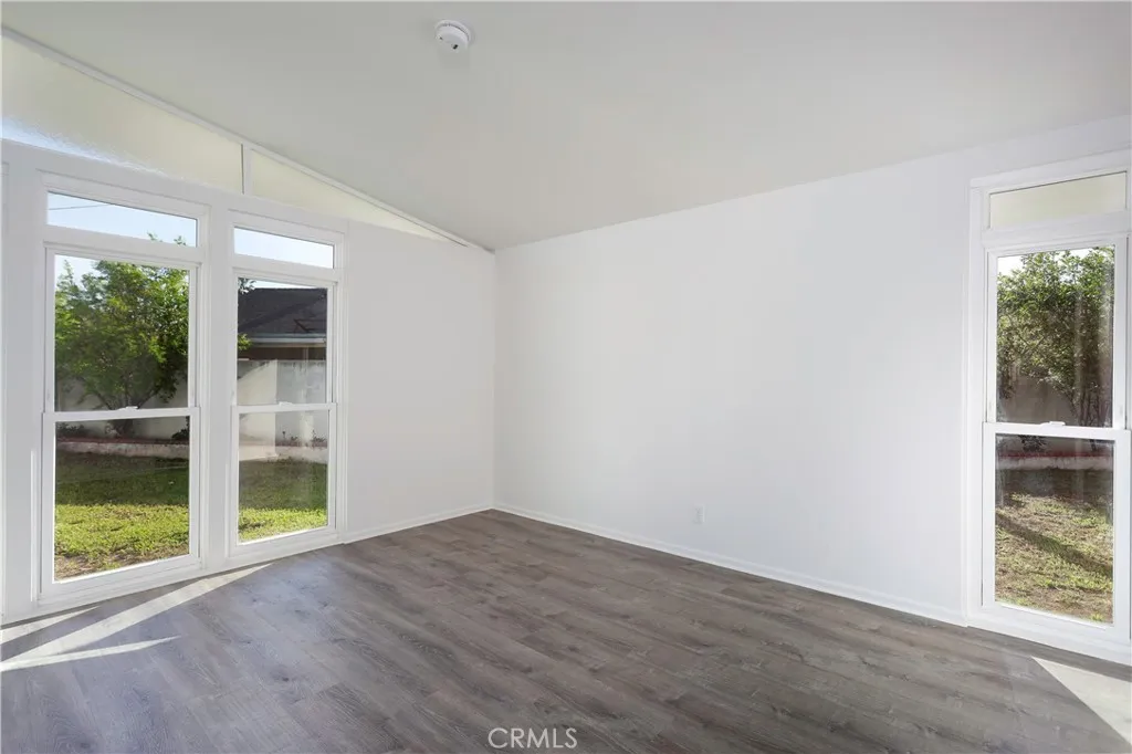 Additional image 13 of 1049 N Macneil St, San Fernando, CA 91340