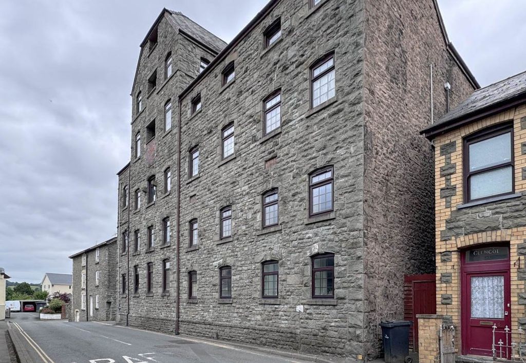 Additional image 2 of 2 bed flat to rentBrecon Road, Builth Wells LD2
