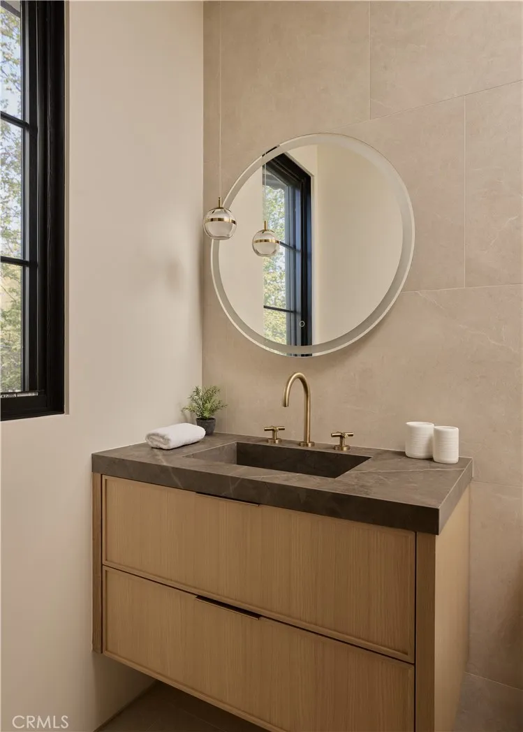 Additional image 80 of 13024 Bloomfield Street, Studio City, CA 91604