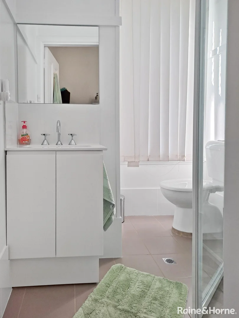 Additional image 3 of 2 Spring Street, Young NSW 2594