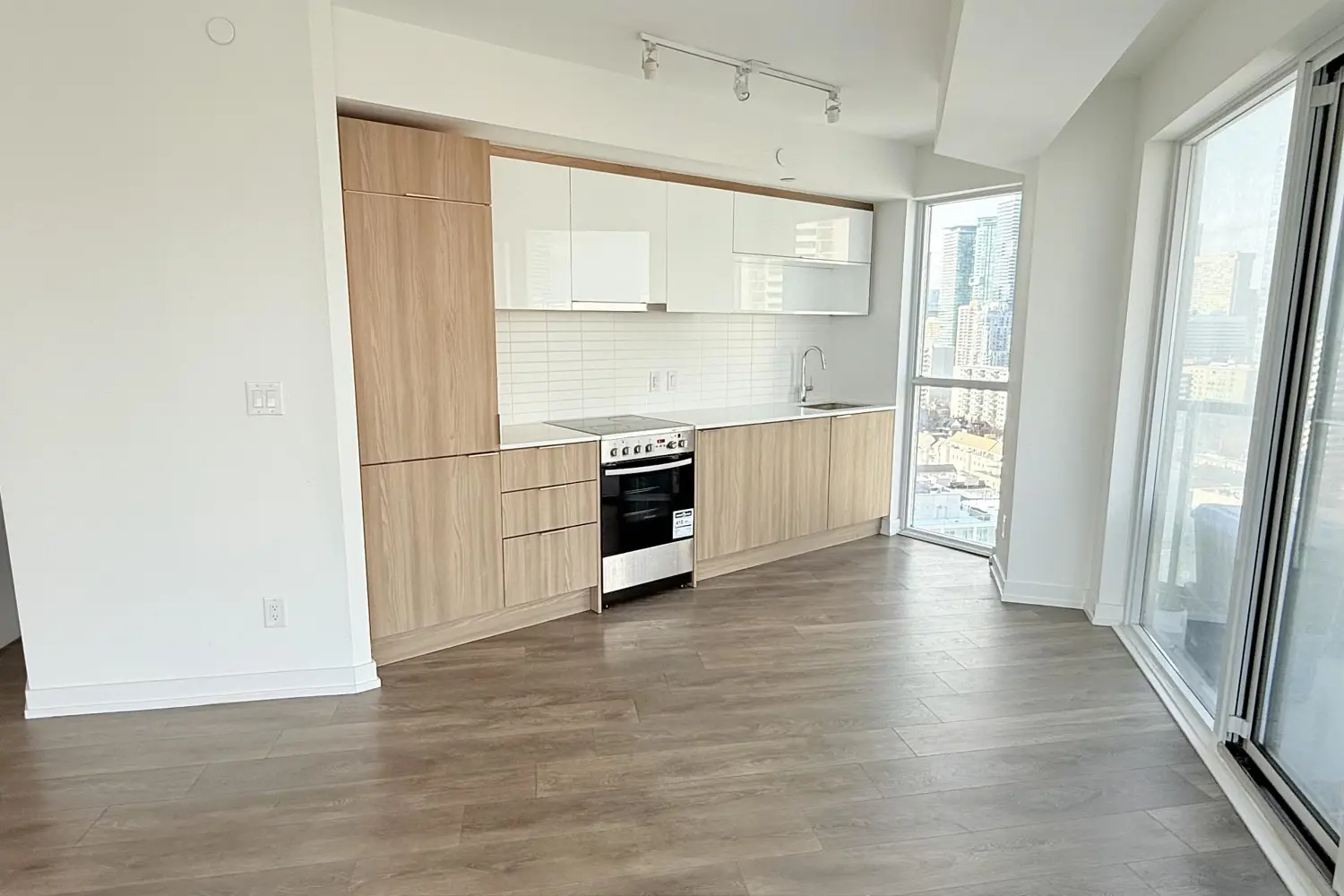 Additional image 3 of 159 Wellesley Street 903