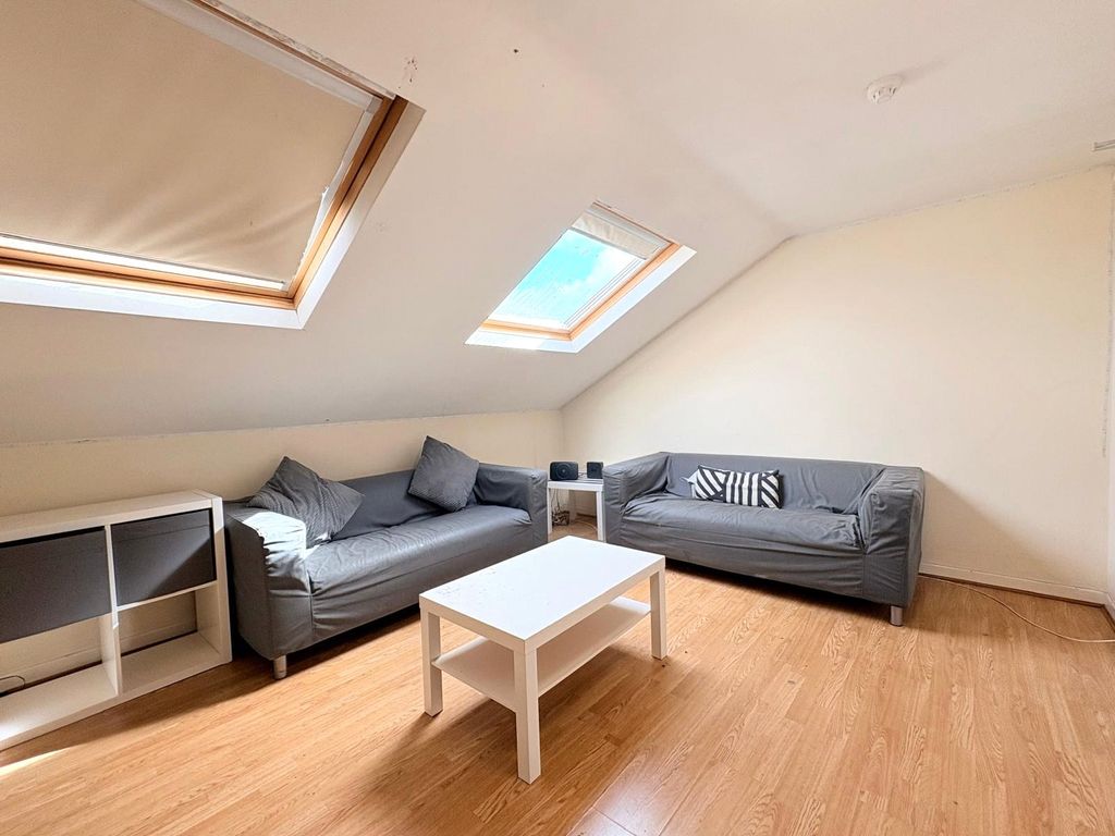 Additional image 2 of 9 bed shared accommodation to rentGreenbank Road, Mossley Hill, Liverpool, Merseyside L18