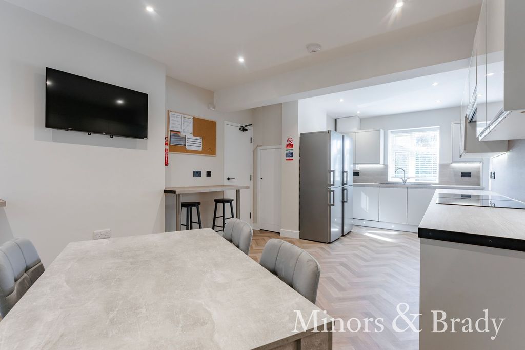 Additional image 8 of 6 bed detached house to rentNewmarket Road, Cringleford NR4