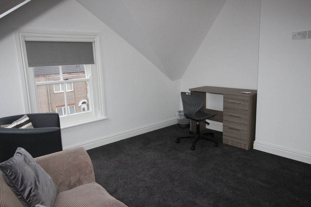 Additional image 5 of Room to rentWelholme Road, Grimsby DN32