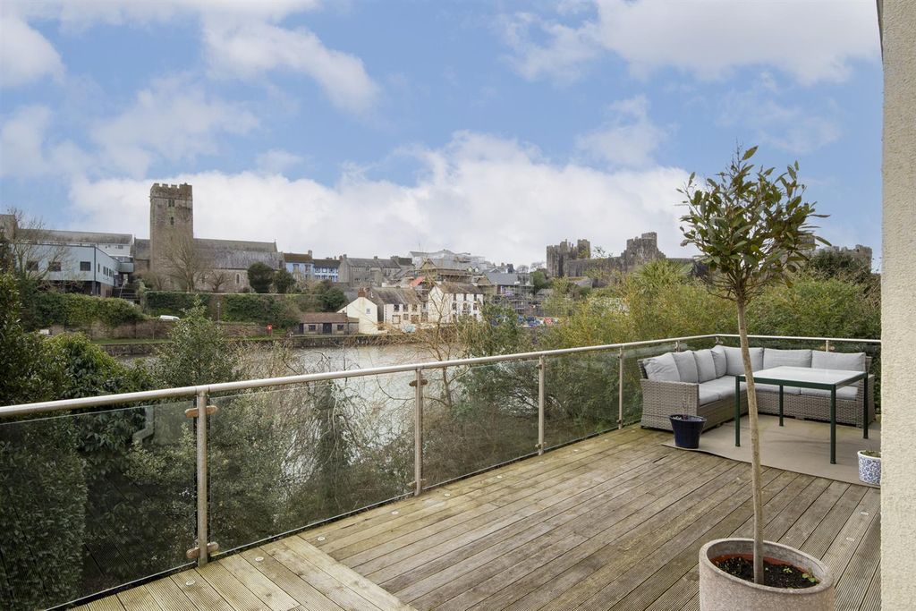 Additional image 22 of 4 bed property to rentParadise Row, Pembroke SA71