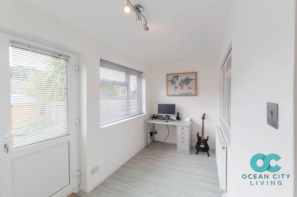 Additional image 9 of 3 bed semi-detached house to rentHigher Park Close, Plymouth PL7