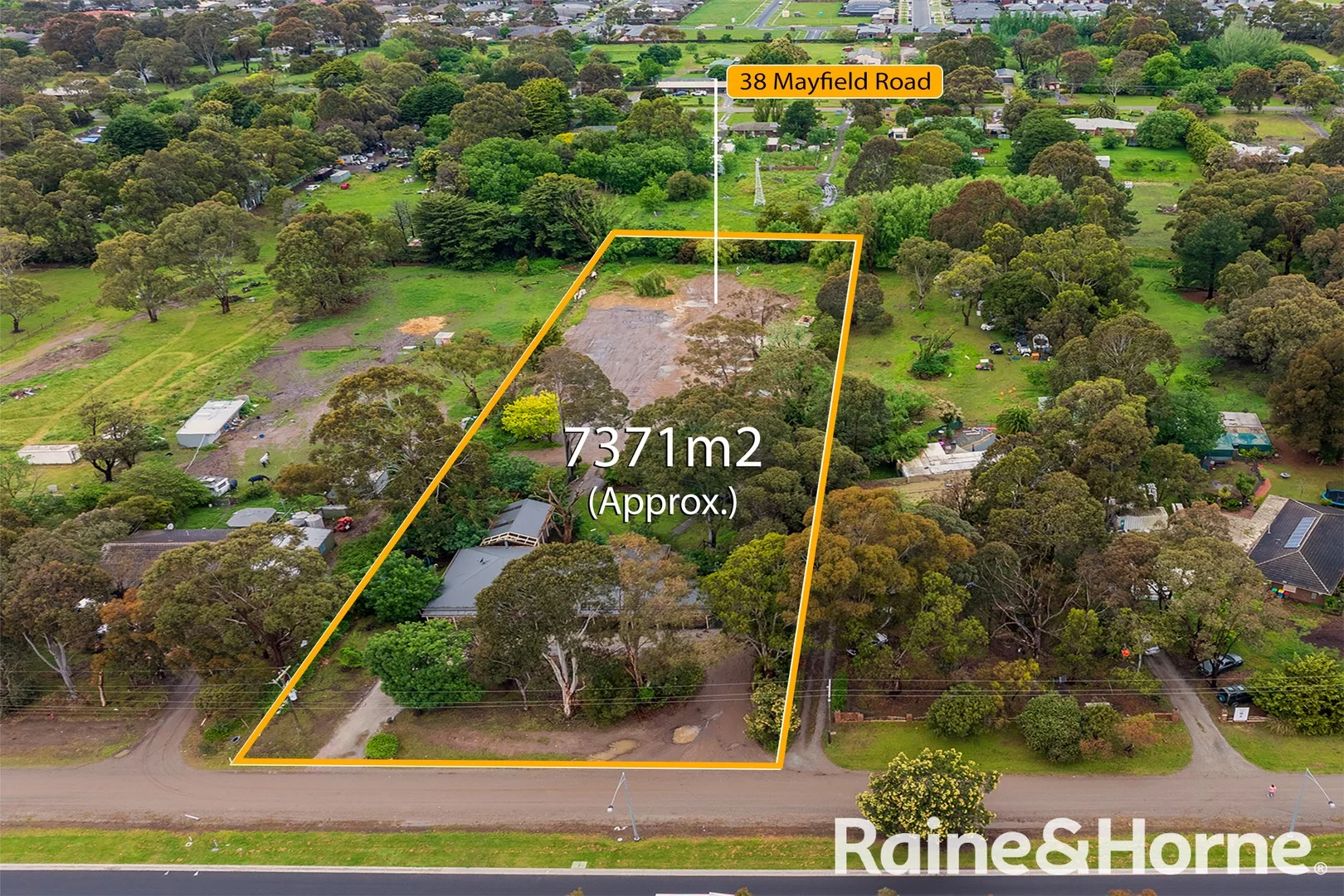 38 Mayfield Road, Cranbourne East VIC 3977