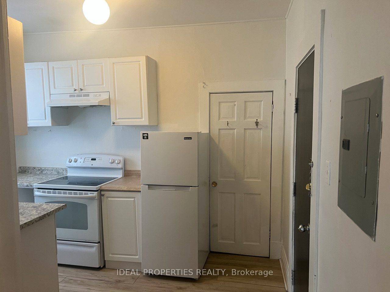 Additional image 2 of 1-277 Bronson Avenue, Ottawa, ON, K1R 6H7