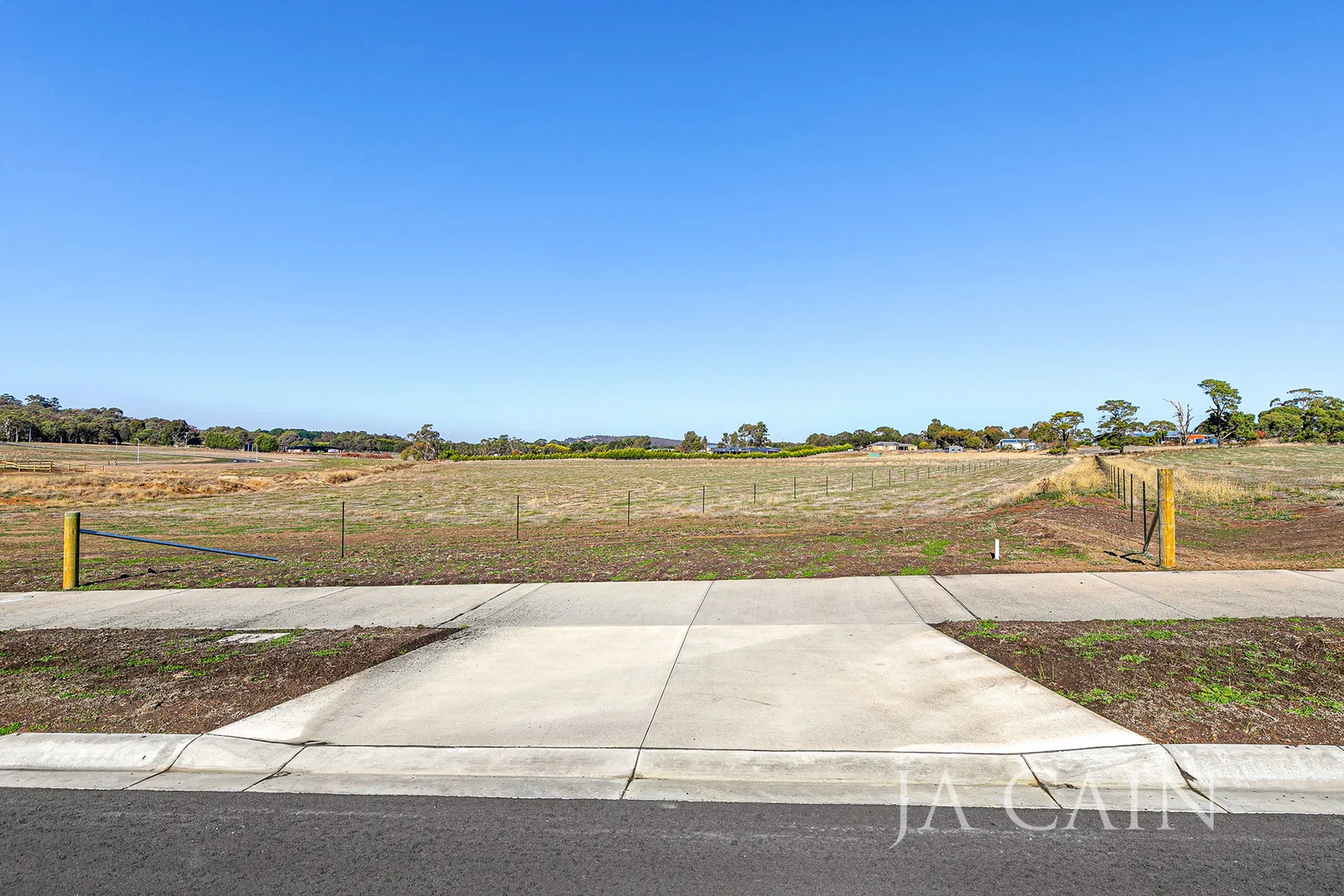 Additional image 3 of 5 Golden Wattle Place, Kilmore VIC 3764