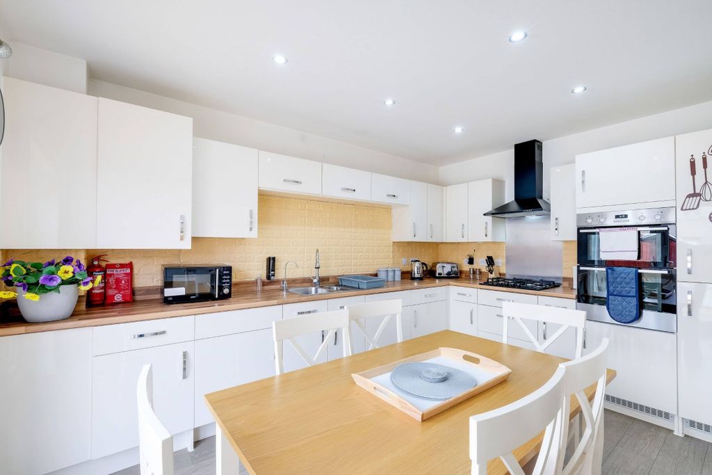 Additional image 46 of 6 bed semi-detached house to rentRedcar Road, Bicester OX26