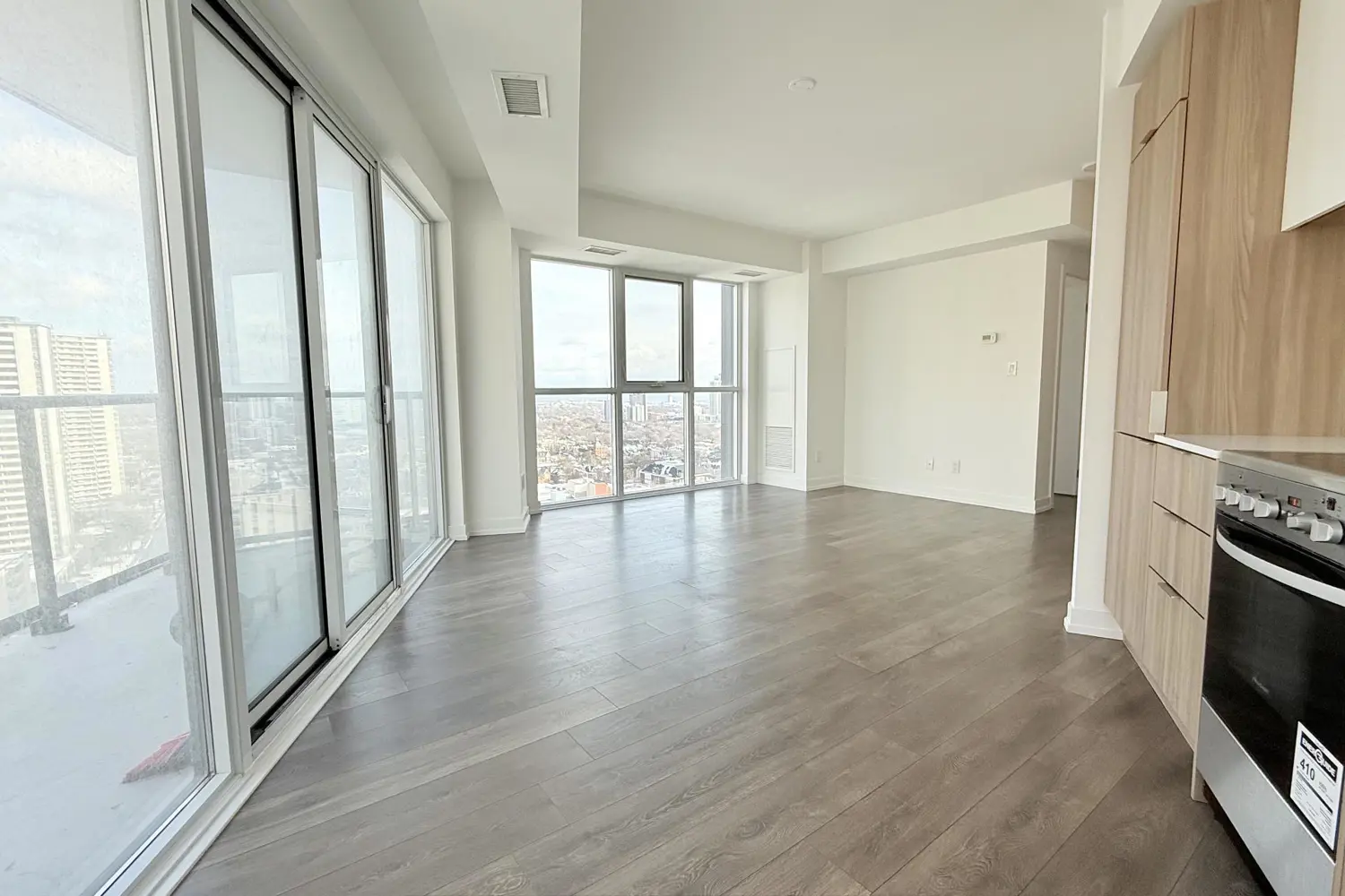 Additional image 4 of 159 Wellesley Street 903