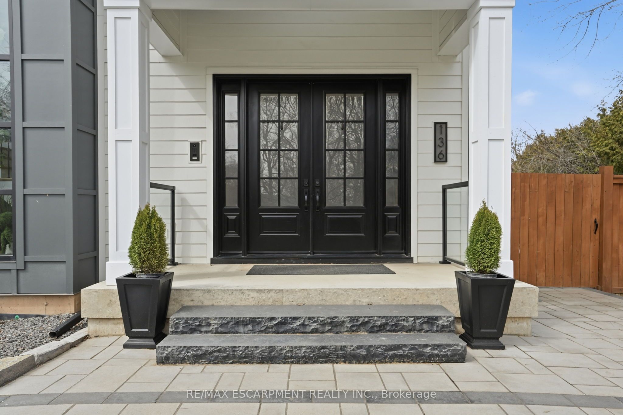 Additional image 3 of 136 Rockcliffe Road, Hamilton, ON, L9H 7H3