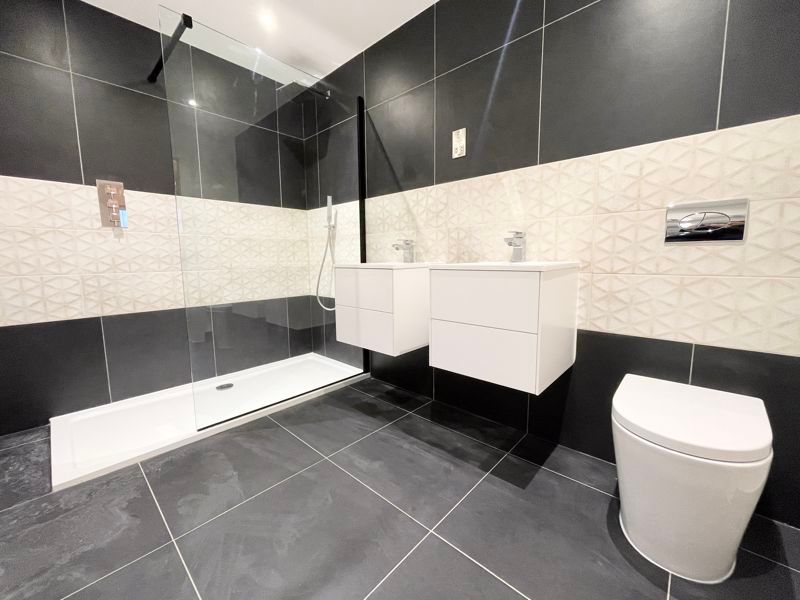 Additional image 9 of 4 bed semi-detached house to rentThe Curve, Welholme Avenue, Grimsby DN32