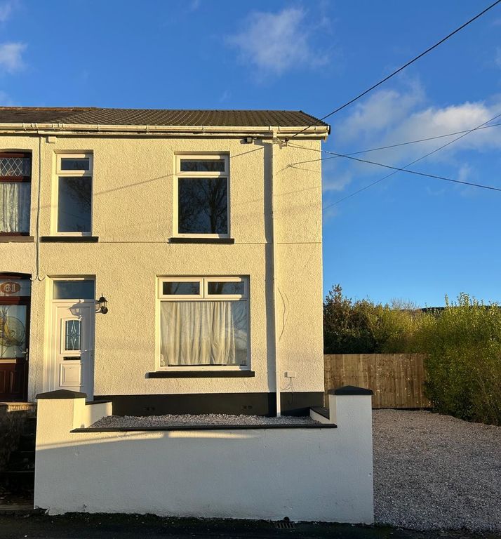 3 bed semi-detached house to rentMartyns Avenue, Seven Sisters SA10