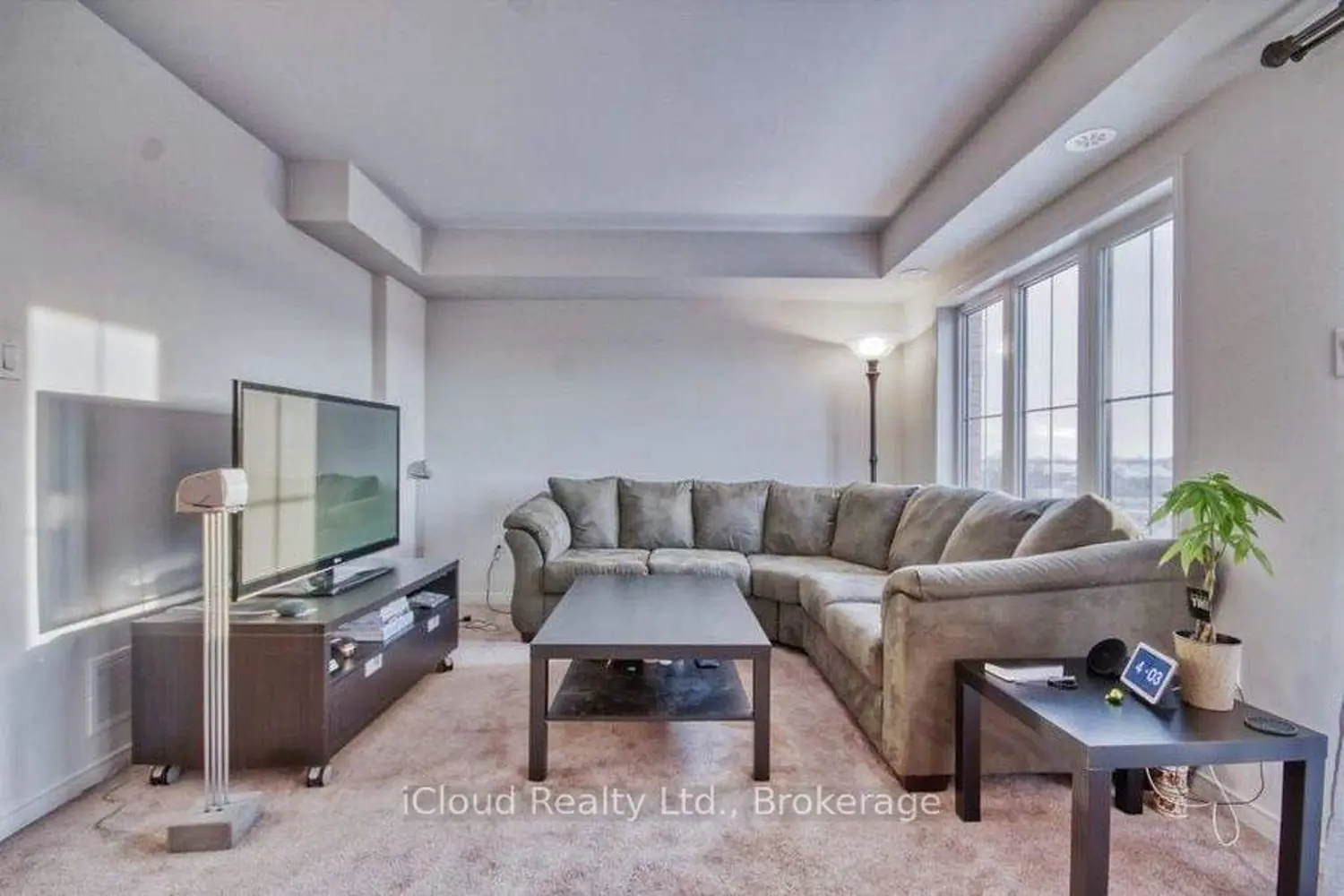 Additional image 8 of 2476 Bromus Path