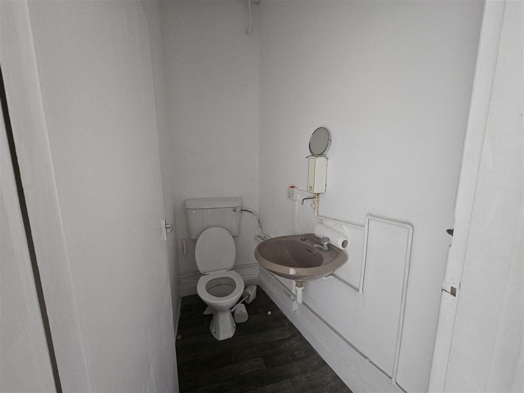 Additional image 4 of 4 bed retail premises to rentFreeman Street, Grimsby DN32