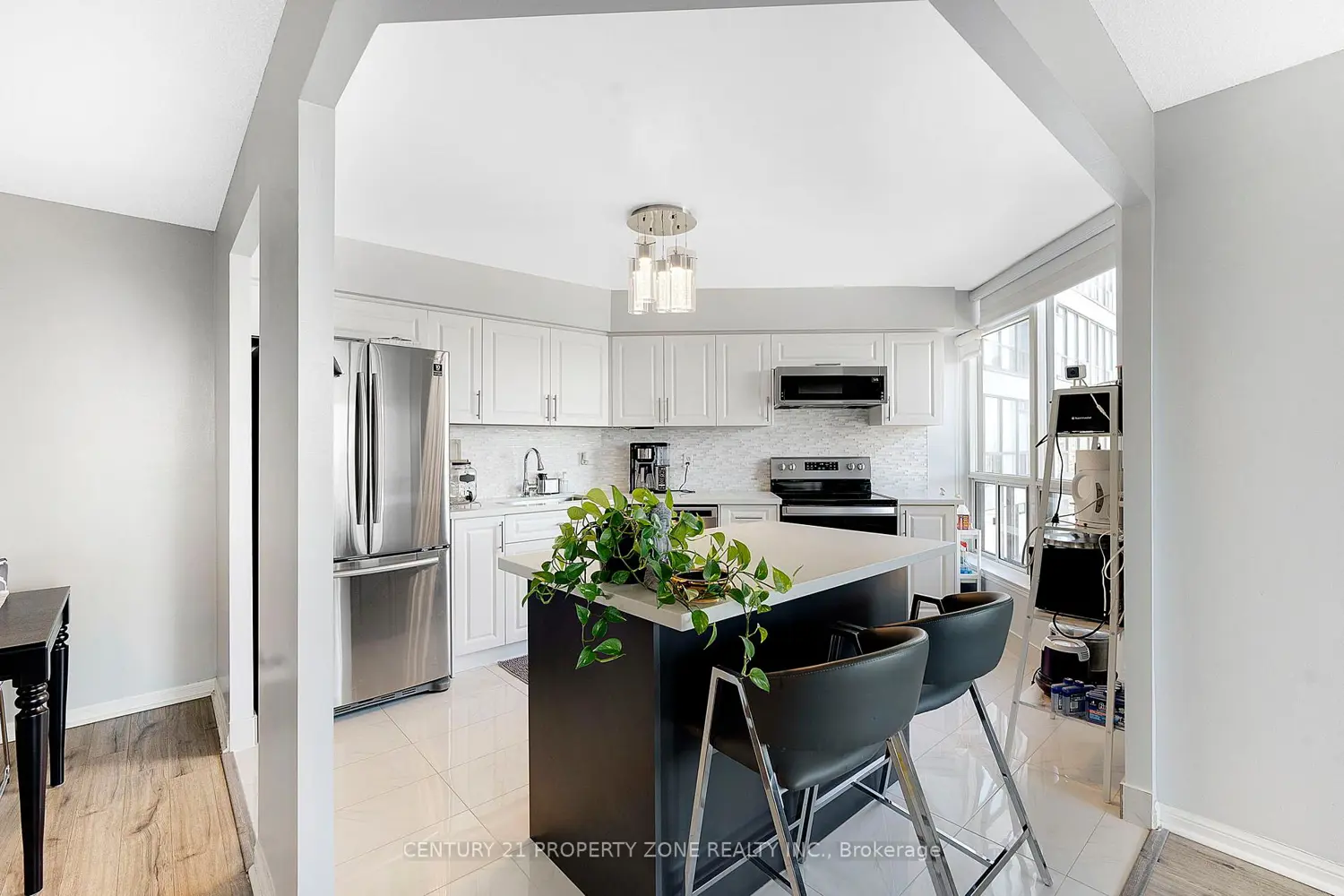 Additional image 9 of 10 Laurelcrest Street 407