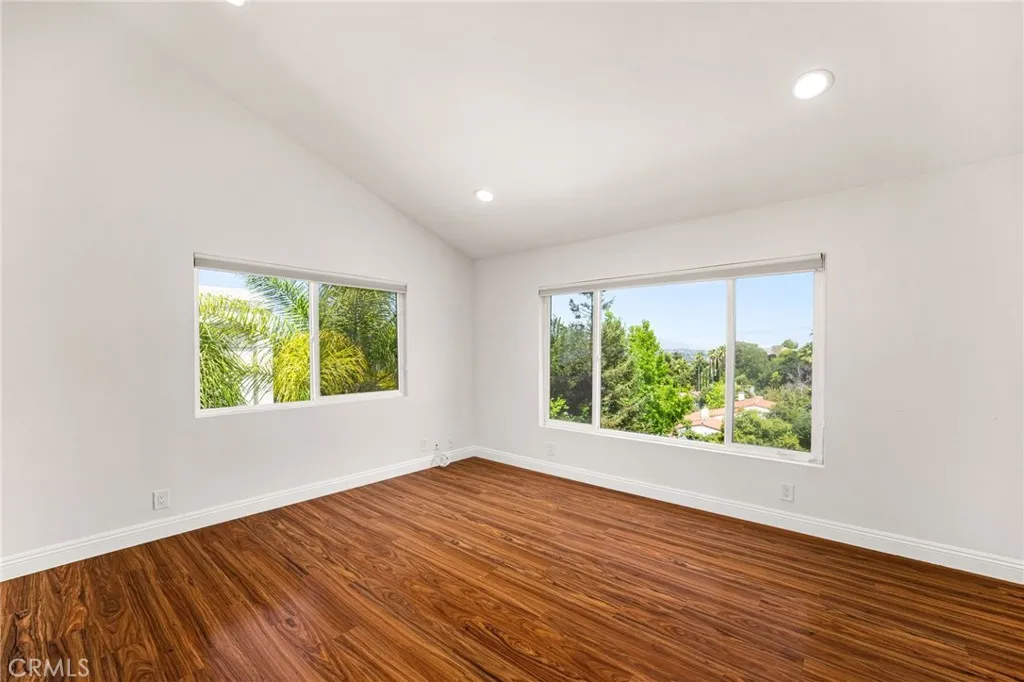 Additional image 88 of 3751 Prestwick Dr, Los Angeles, CA 90027