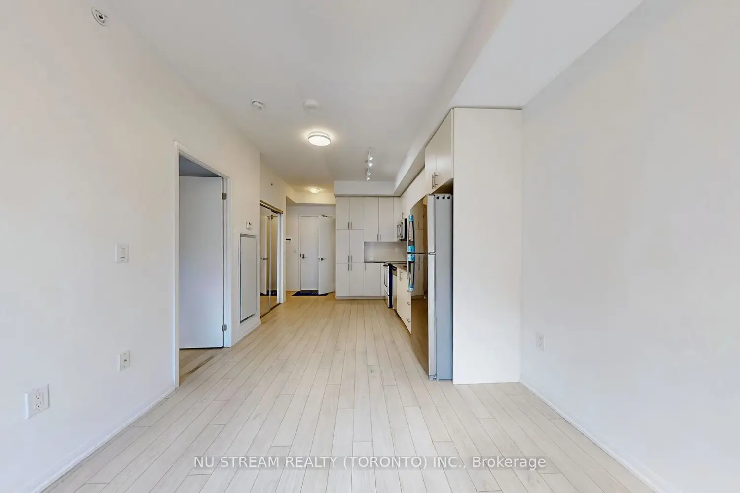 Additional image 3 of 3091 Dufferin Street 613