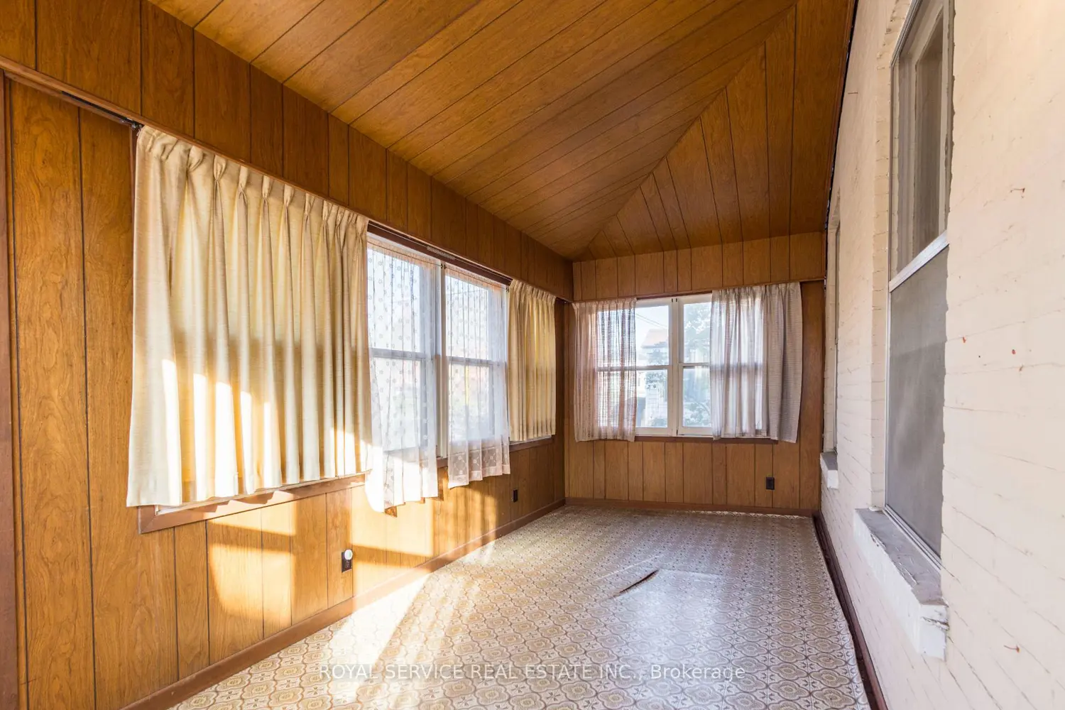 Additional image 9 of 370 Division Street