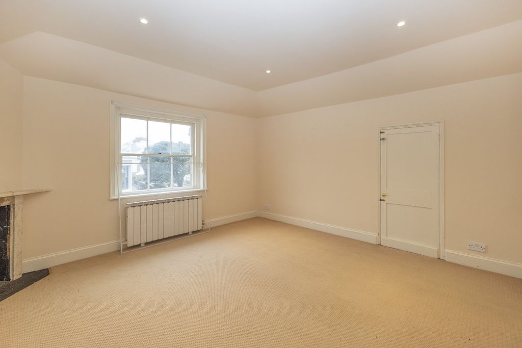 Additional image 8 of 1 bed flat to rentSt James Street, St Peter Port GY1