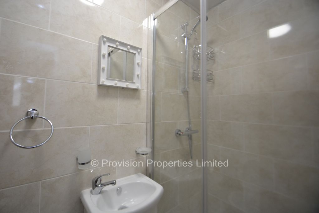 Additional image 15 of 8 bed semi-detached house to rentSt Michaels Villas, Headingley, Leeds LS6