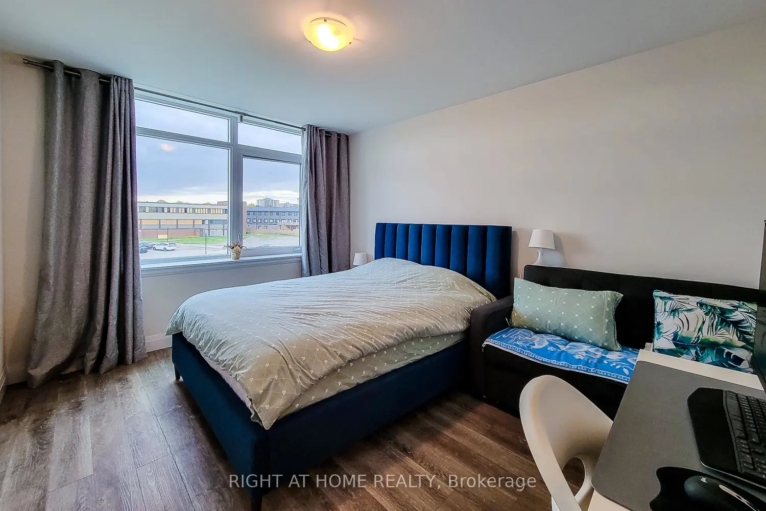 Additional image 19 of 1 Redfern Avenue 217